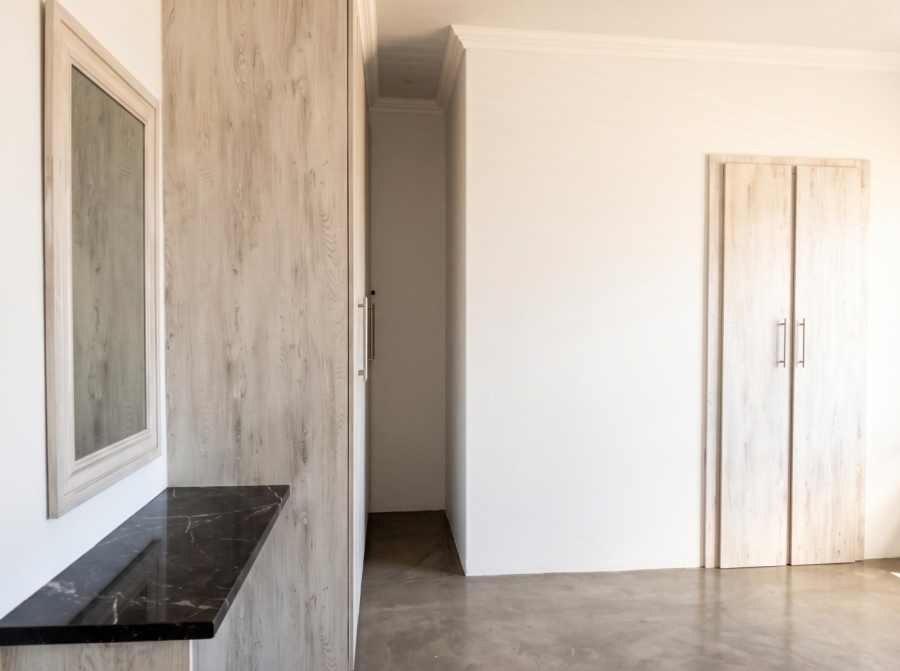 To Let 3 Bedroom Property for Rent in Golden Mile Western Cape